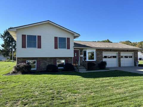 29 W 3rd St, The Plains, OH 45780