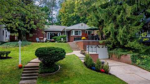 23 Willow Wood Park S, Amherst, NY 14226