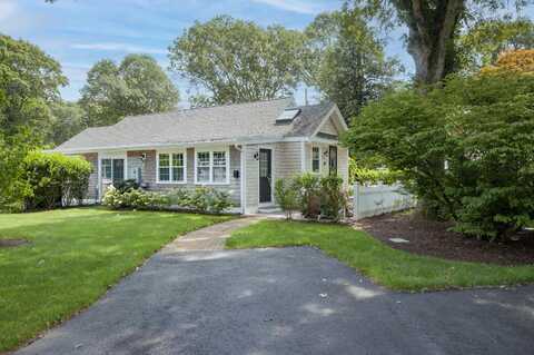 16 Second Avenue, Osterville, MA 02655