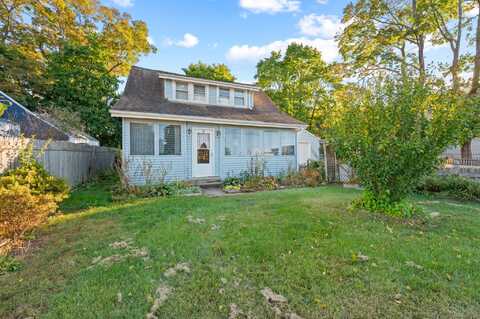 32 Prentice Street, Plainville, CT 06062