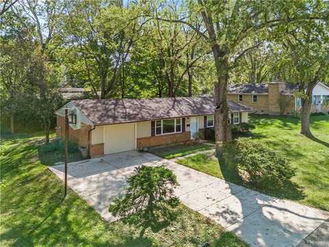 3945 Sloping Drive, Bellbrook, OH 45305