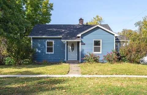 1004 N 4th Avenue W, Newton, IA 50208