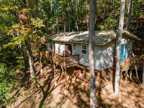 204 Forest Cove Rd, Franklin, NC 28734