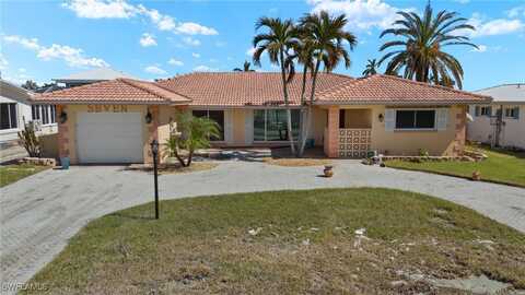 7 Fairview Boulevard, Fort Myers Beach, FL 33931