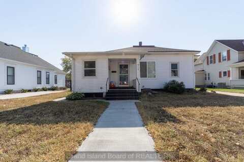 915 W Division St, Grand Island, NE 68801