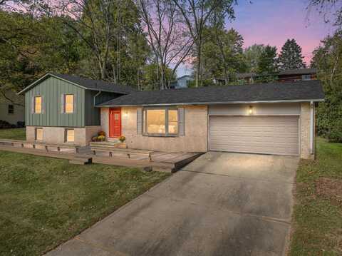 4852 Whitman Circle, Ann Arbor, MI 48103