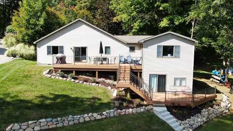 9230 St Ives Drive, Stanwood, MI 49346