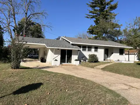 610 Gentry Avenue, Ava, MO 65608