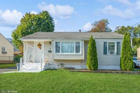 32 Summer Ave, Dover, NJ 07801