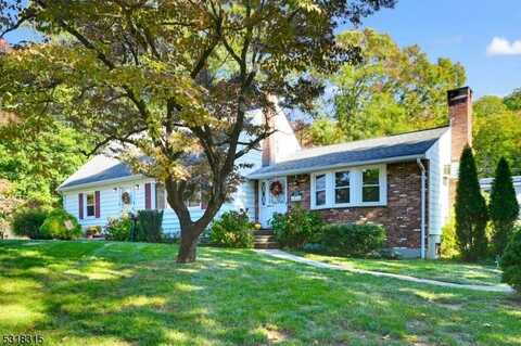 6 Mohawk Ave, Oakland, NJ 07436