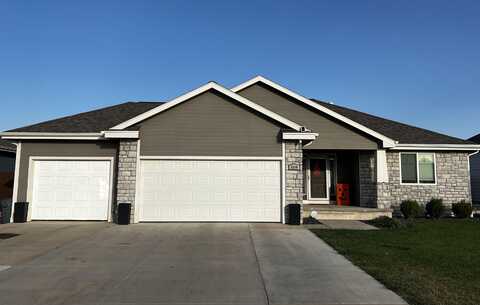 1606 Prairie Run, Hays, KS 67601