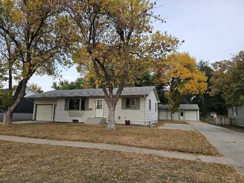 1746 Frank Ave SE, Huron, SD 57350