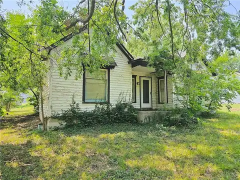 310 E 5th Street, Colony, KS 66015