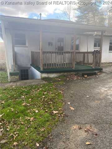 518 4th Street W, Madison, WV 25730