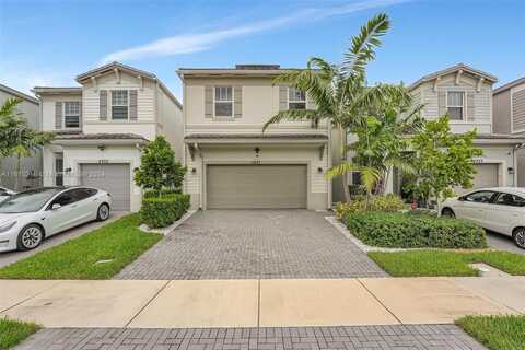 4927 NW 48th Ter, Tamarac, FL 33319