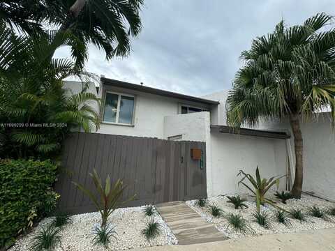 10916 SW 70th Ter, Miami, FL 33173