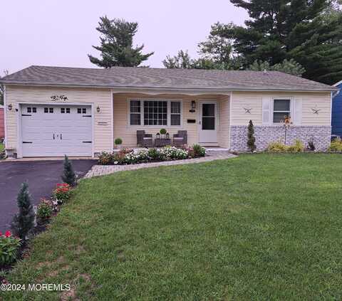 14 Sutherland Court, Toms River, NJ 08757