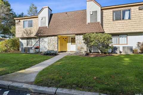 224 Pointe Circle N, Coram, NY 11727