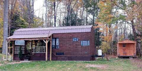 27-29 Naomi Avenue, Madison, ME 04950