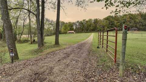 4015 Township Road 271, Killbuck, OH 44637