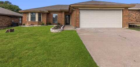 8217 Meadowbrook Drive, Watauga, TX 76148