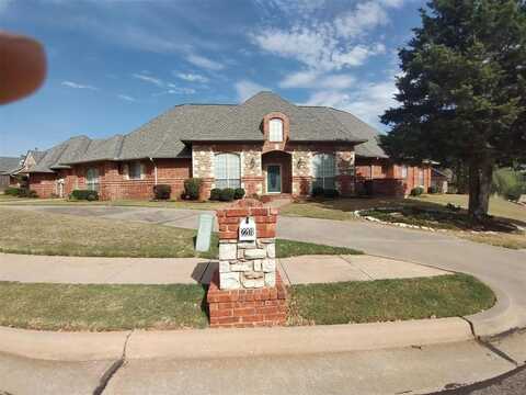 2201 Old Pond Road, Edmond, OK 73034