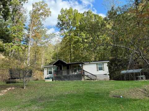 7617 Clay Road, Looneyville, WV 25259