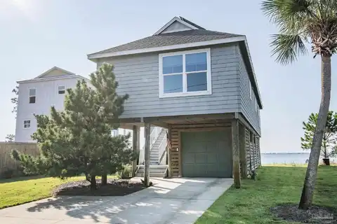 3329 Edgewater Dr, Gulf Breeze, FL 32563