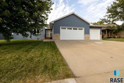 7608 W Loganberry St, Sioux Falls, SD 57106