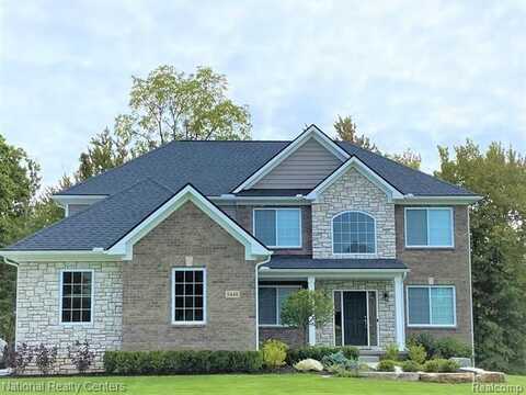 26 Woodfield Parkway, Grand Blanc, MI 48439