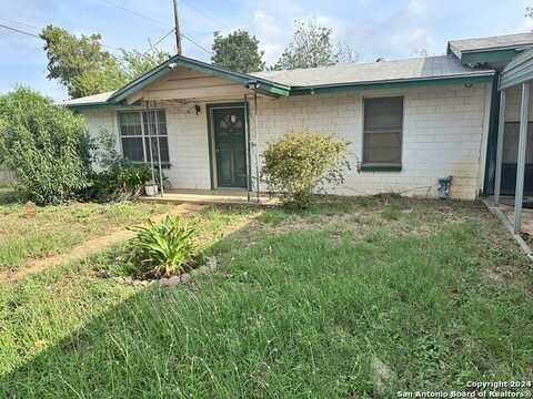 719 W COMAL ST, Pearsall, TX 78061