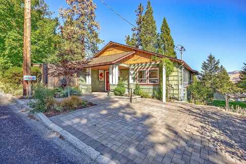 565 Ashland Street, Ashland, OR 97520