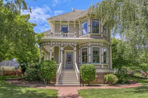 35 Granite Street, Ashland, OR 97520