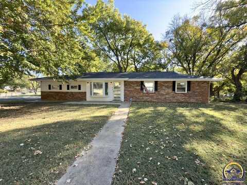 3604 SE Crestwater DR, Topeka, KS 66605