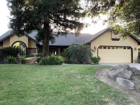 5628 W Walnut Avenue, Visalia, CA 93277