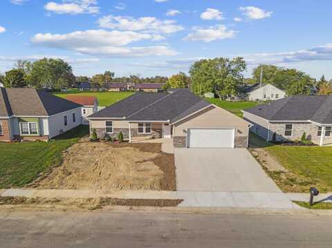 1308 Arrowhead Drive, Piqua, OH 45356