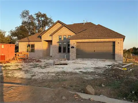 704 W Shane CT, Siloam Springs, AR 72761