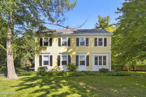 20 Spadina Pkwy, Pittsfield, MA 01201