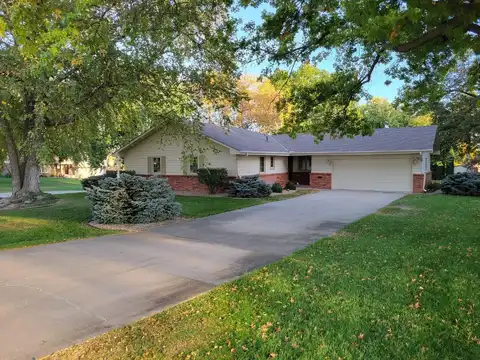 4607 HILLCREST DRIVE, COLUMBUS, NE 68601