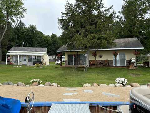 557 N SCOTT, Farwell, MI 48622