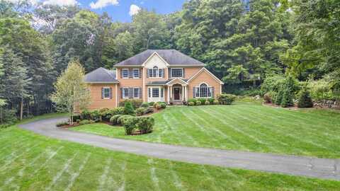 18 Old Trolley Road, Ridgefield, CT 06877