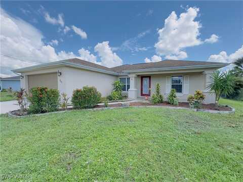 807 Rue Labeau Circle, Fort Myers, FL 33913