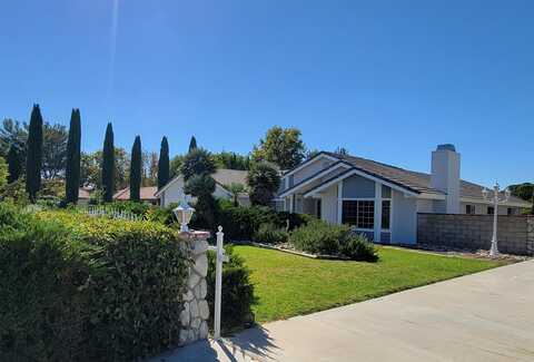 43909 Ryckebosch Lane, Lancaster, CA 93535