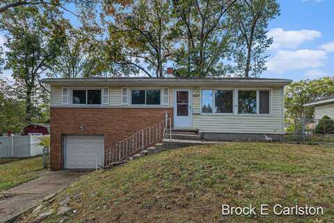 3447 Hiawatha Drive, Norton Shores, MI 49441