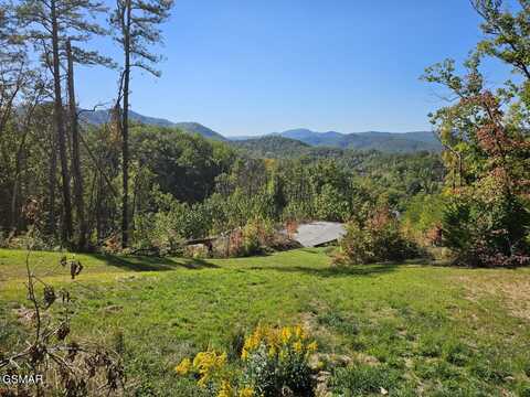 2211 Ridgeland Circle, Sevierville, TN 37862