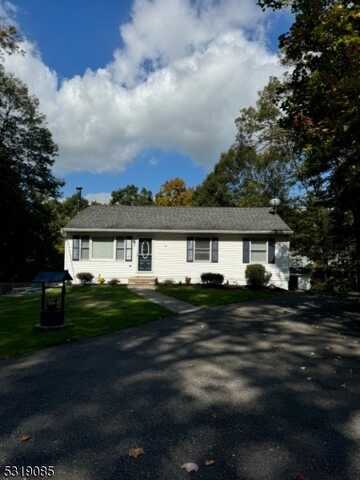 3 Mountain Top Ct, Vernon, NJ 07419