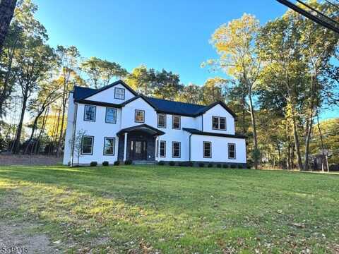 7 Puddingstone Rd, Whippany, NJ 07950