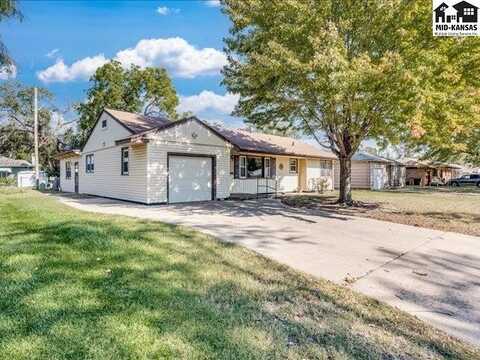 4 Sunflower Ave, Hutchinson, KS 67502