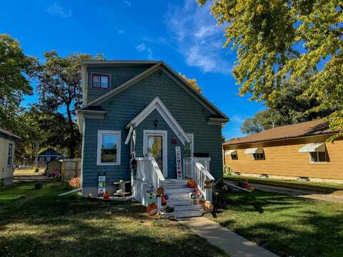 953 Utah Ave SE, Huron, SD 57350