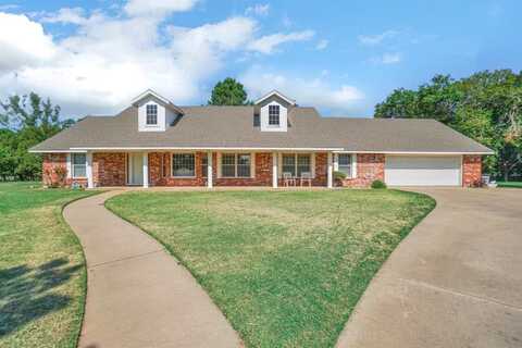 2524 NE Heritage Creek Dr, Lawton, OK 73507